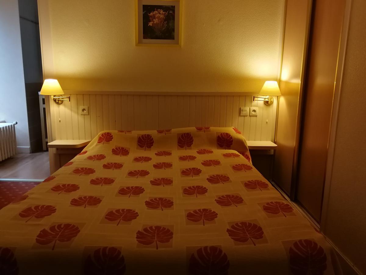 Le Relais De L'Argoat Hotel Belle-Isle-en-Terre Bagian luar foto