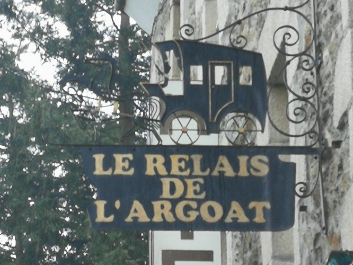 Le Relais De L'Argoat Hotel Belle-Isle-en-Terre Bagian luar foto